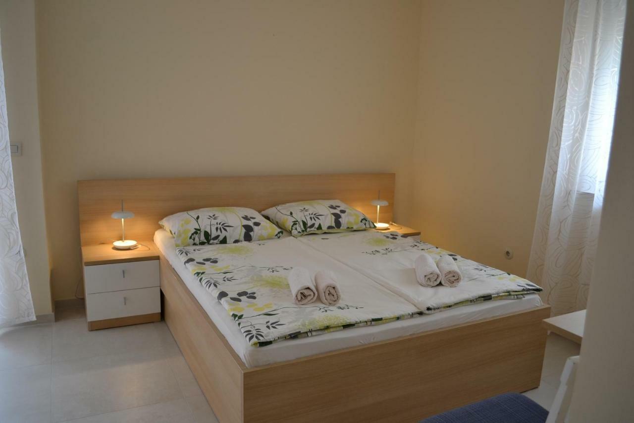 Bed & Breakfast Dani Bed & Breakfast Baska  Exterior photo